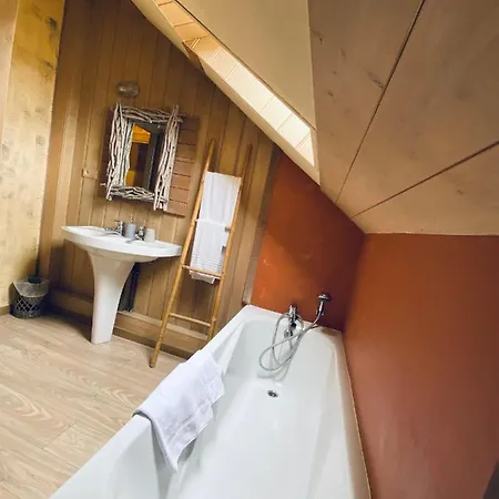 Le D'etienne מלון *