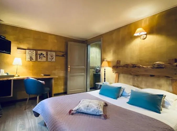 Le D'etienne Hotel *